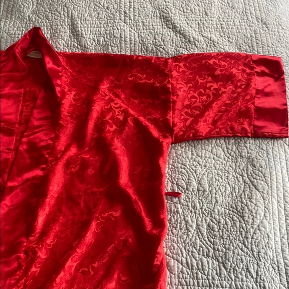 Victoria's Secret Red Satin Robe - VINTAGE - Picture 5 of 9